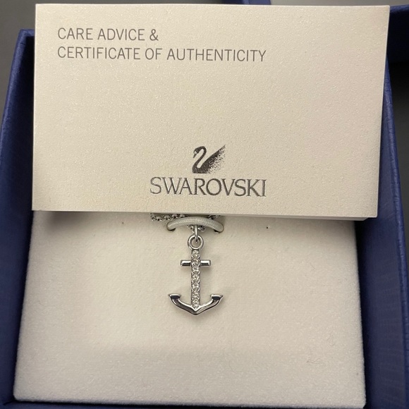 NWB Swarovski Encrusted Anchor Necklace - Picture 3 of 4
